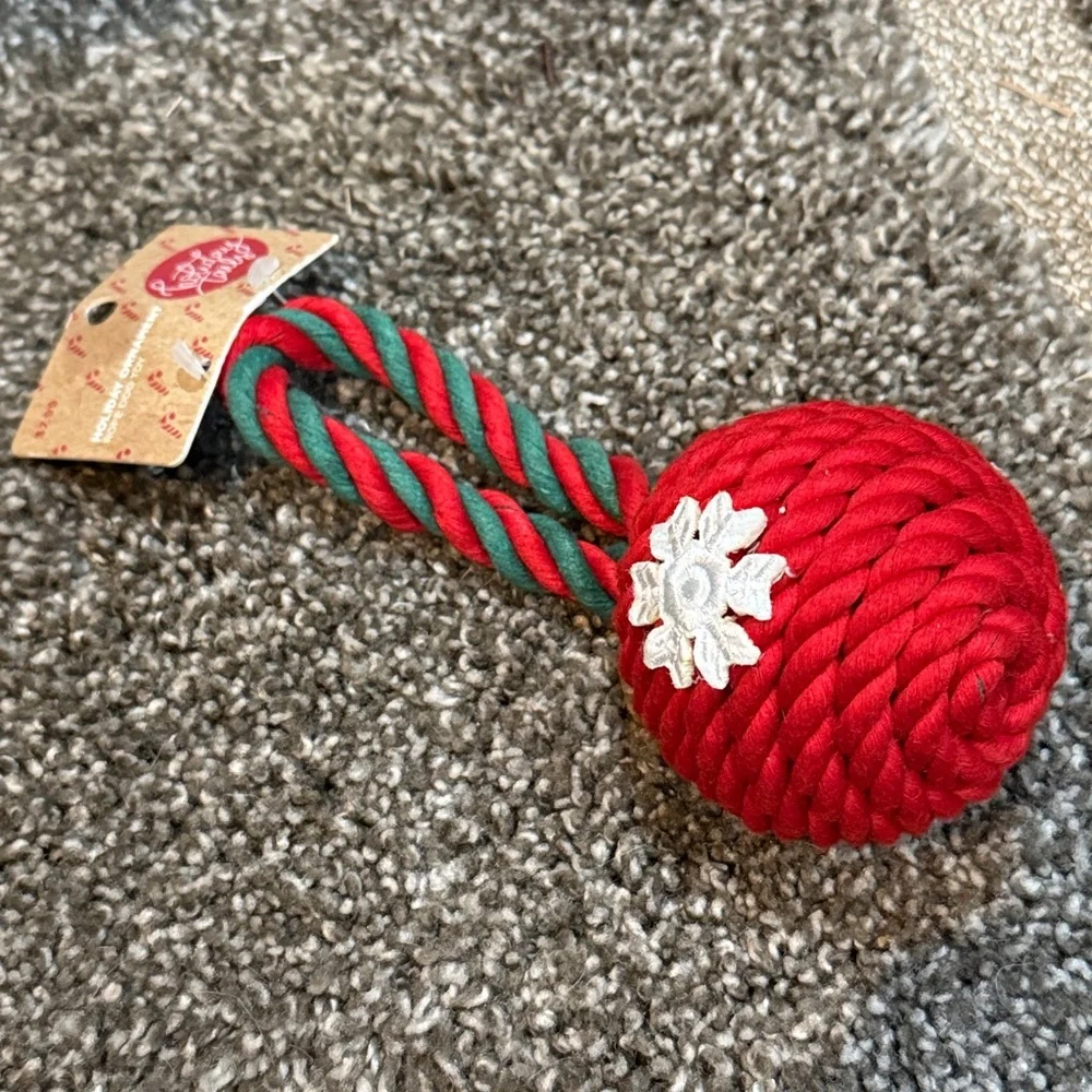 NEW. Holiday Tails, Christmas Red and Green Rope Dog Toy